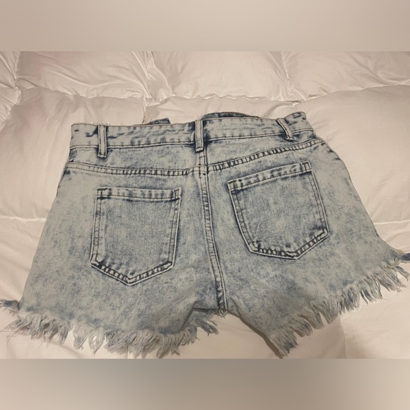 Blue Jean high waisted shorts size 5 never worn - Picture 2 of 2